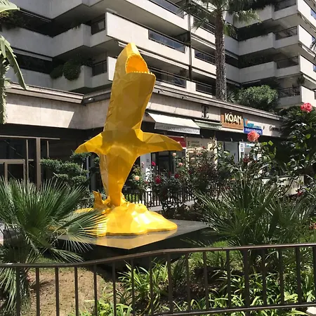 格雷德阿尔比奥公寓 公寓 *