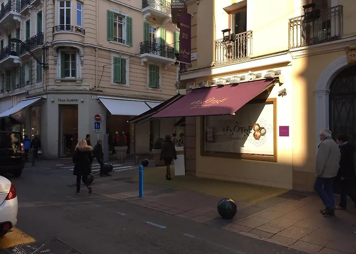 شقة Gray D' Albion